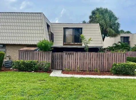 6208 62nd Way West Palm Beach FL 33409