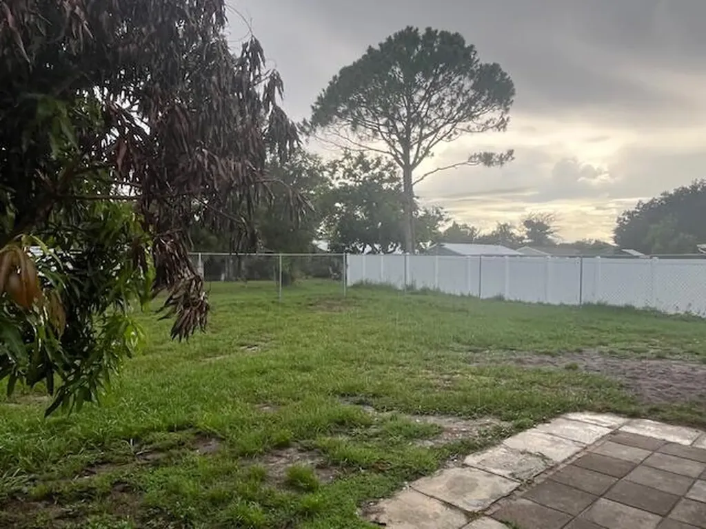 450 SW Belmont Circle Port St Lucie FL 34953