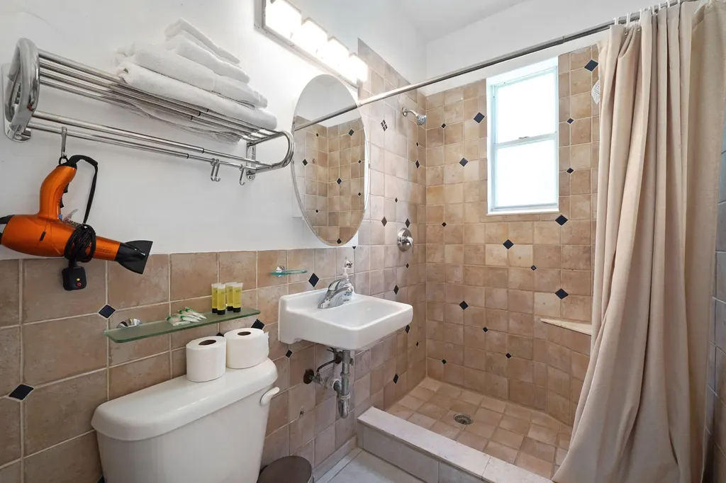 3710 Collins Avenue Miami Beach FL 33140