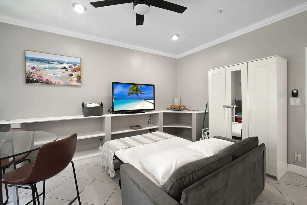 3710 Collins Avenue Miami Beach FL 33140