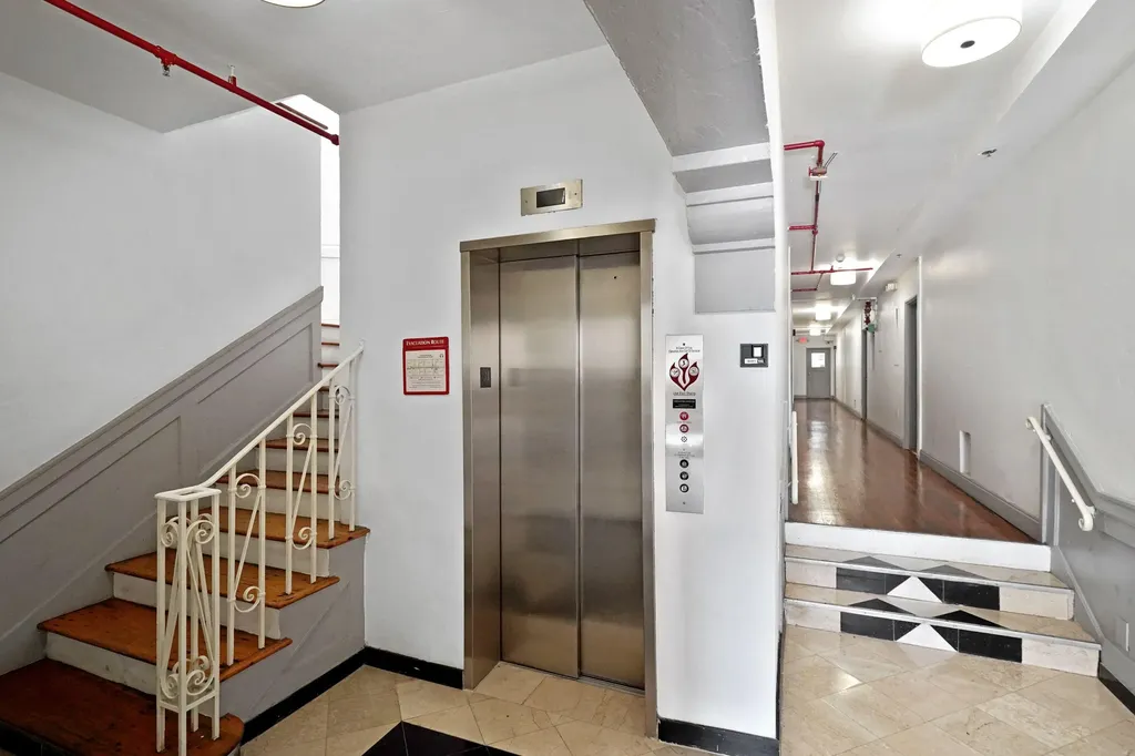 3710 Collins Avenue Miami Beach FL 33140