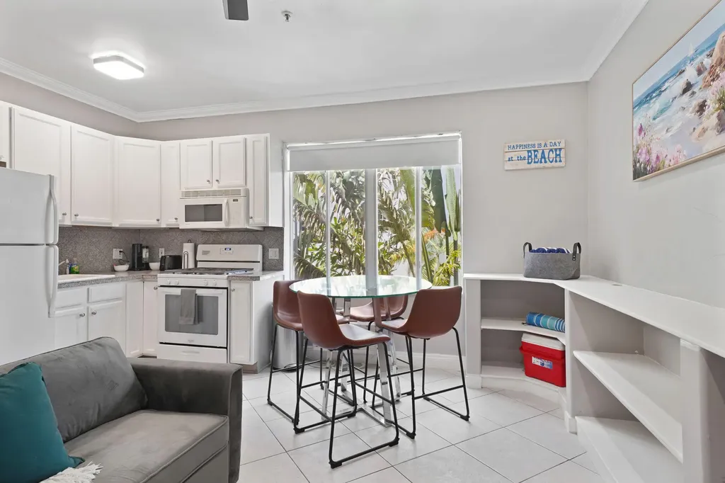 3710 Collins Avenue Miami Beach FL 33140