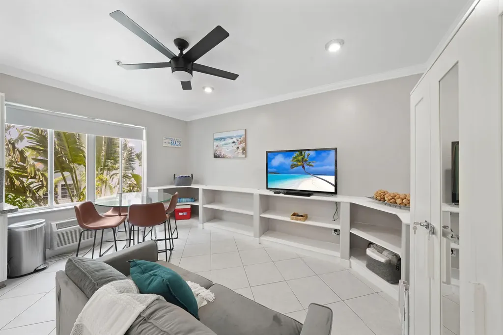 3710 Collins Avenue Miami Beach FL 33140