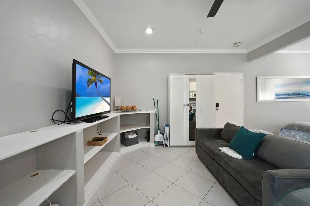 3710 Collins Avenue Miami Beach FL 33140