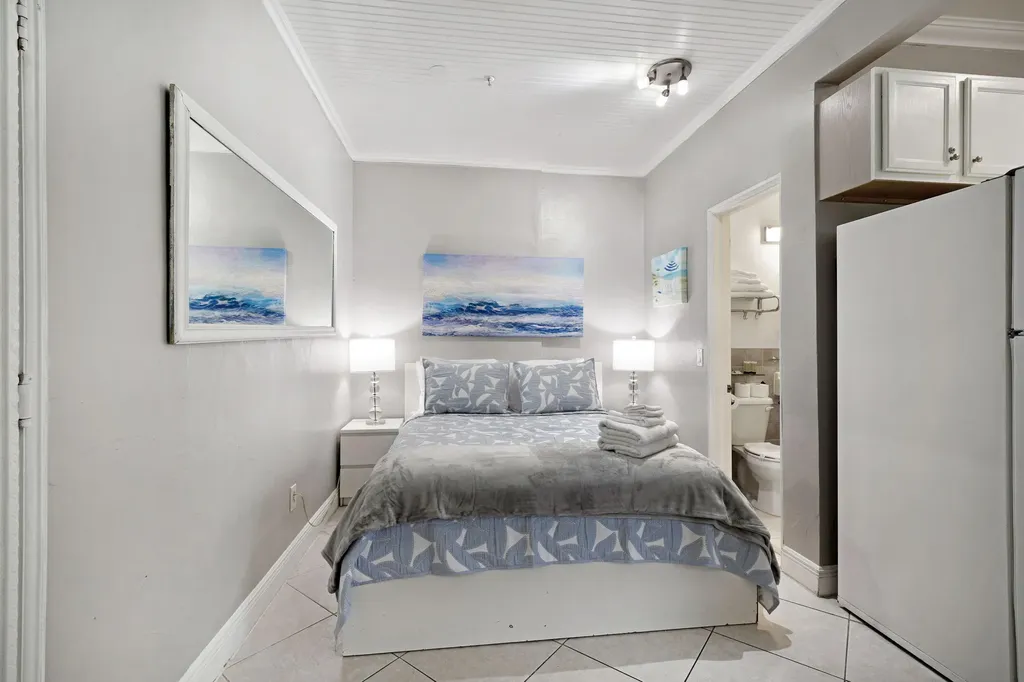 3710 Collins Avenue Miami Beach FL 33140