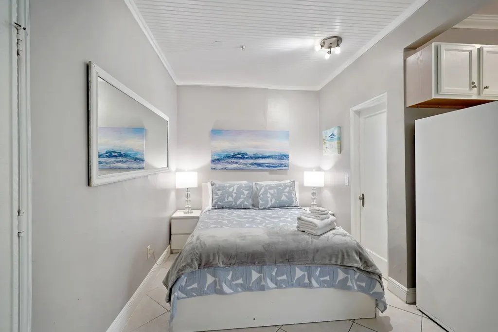 3710 Collins Avenue Miami Beach FL 33140