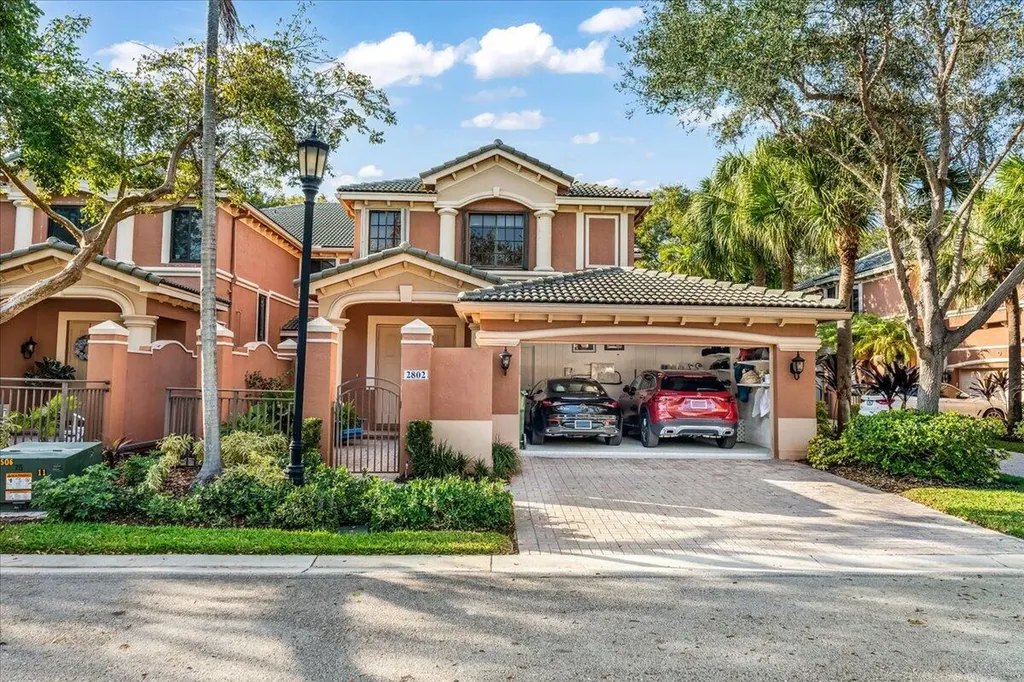 2802 Kinsington Circle Weston FL 33332