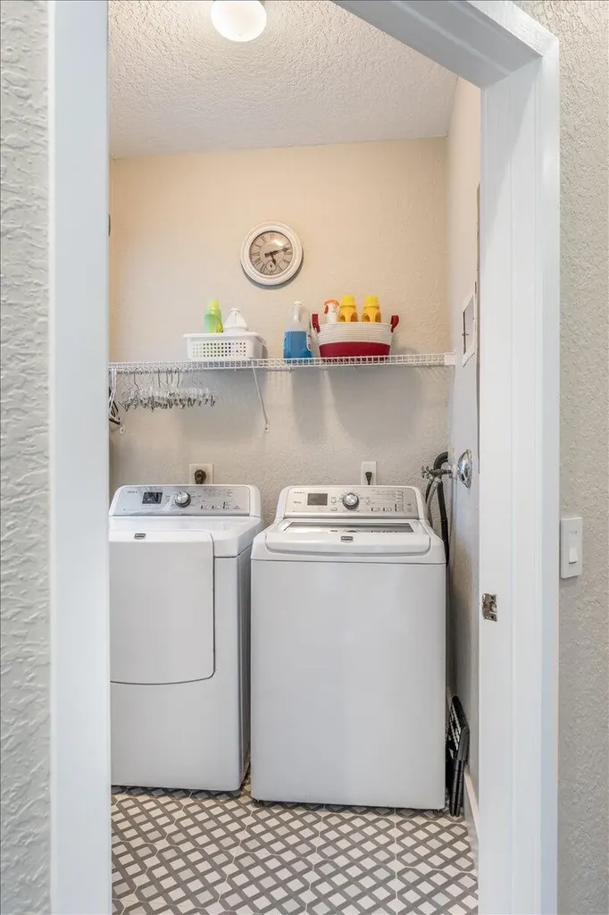 2802 Kinsington Circle Weston FL 33332