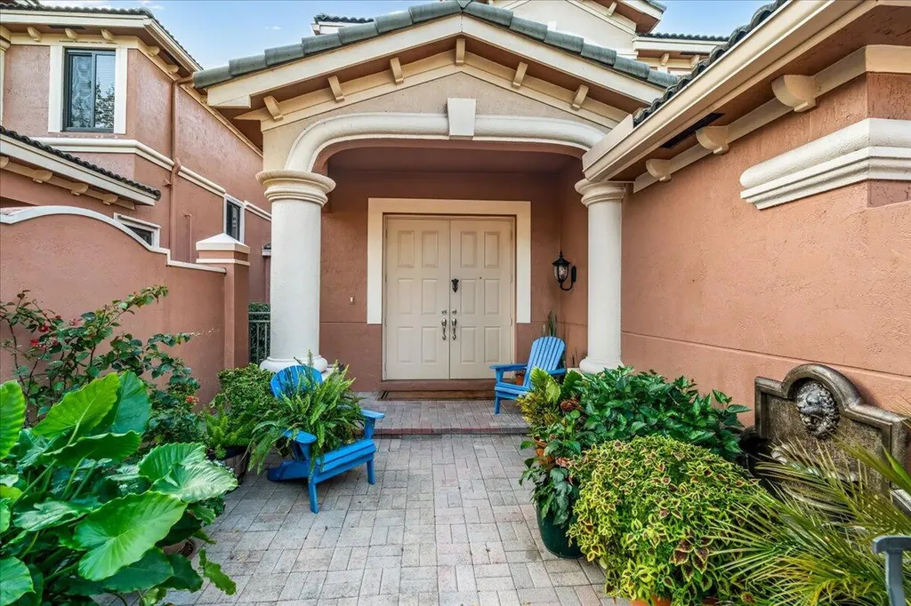 2802 Kinsington Circle Weston FL 33332