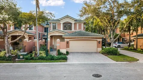 2802 Kinsington Circle Weston FL 33332