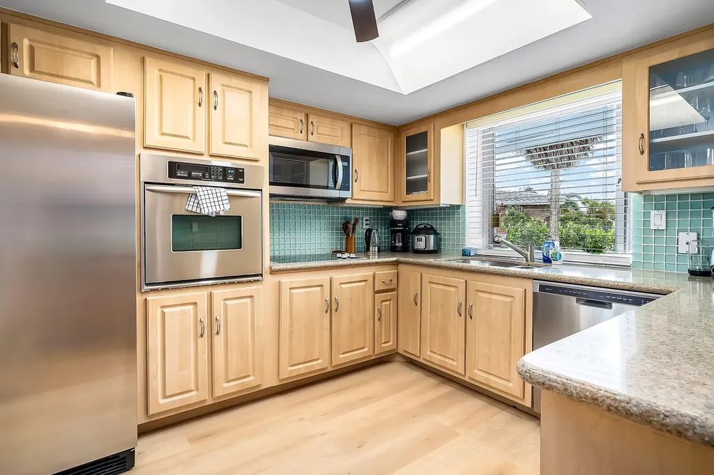 1250 SE 10th Street Deerfield Beach FL 33441