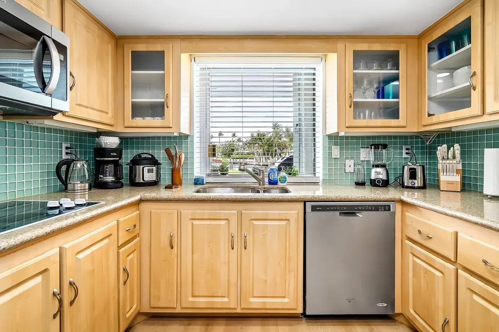 1250 SE 10th Street Deerfield Beach FL 33441