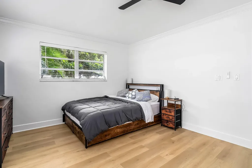 1250 SE 10th Street Deerfield Beach FL 33441