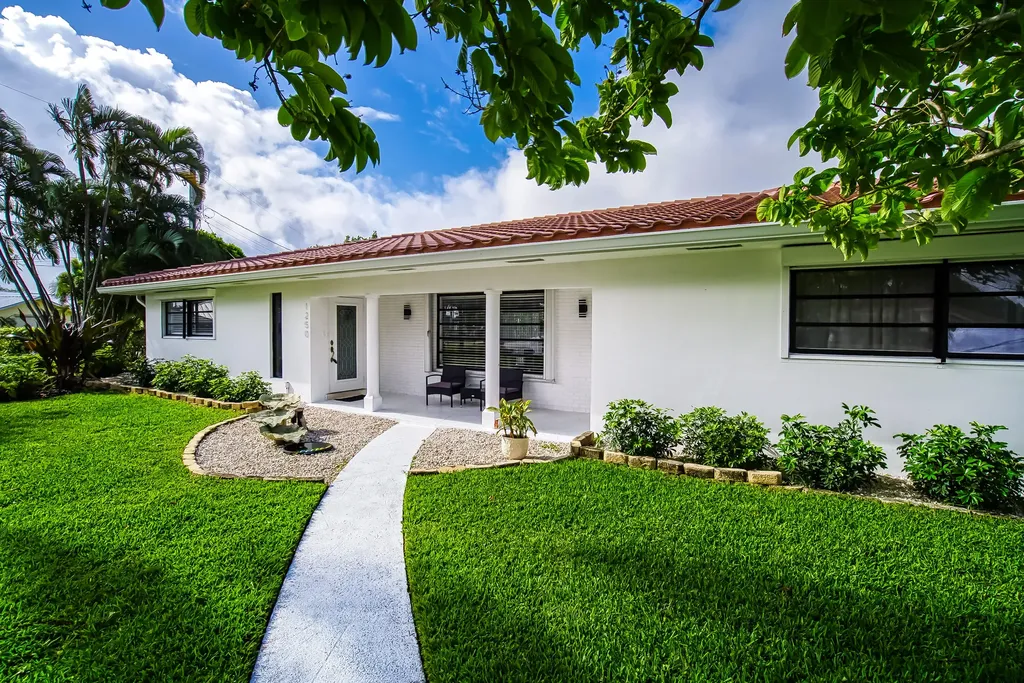 1250 SE 10th Street Deerfield Beach FL 33441
