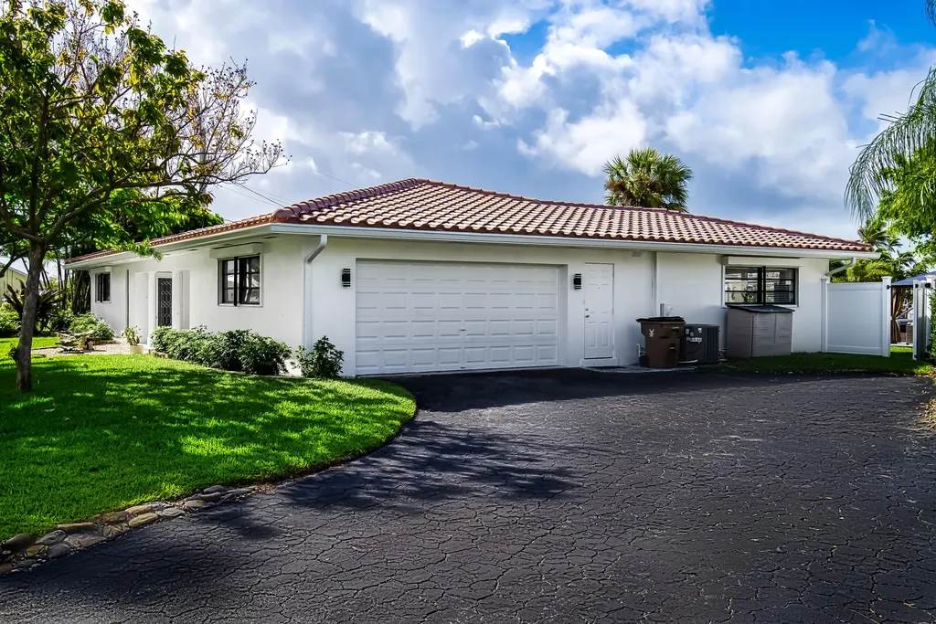 1250 SE 10th Street Deerfield Beach FL 33441