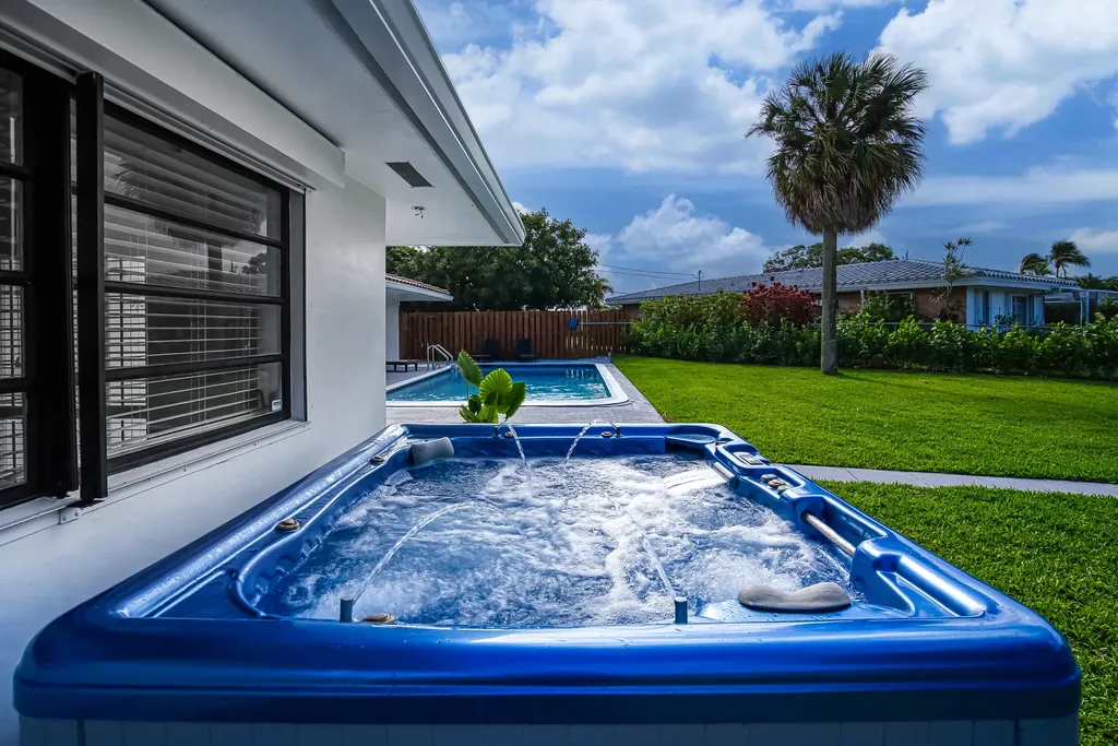 1250 SE 10th Street Deerfield Beach FL 33441