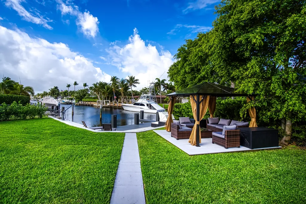 1250 SE 10th Street Deerfield Beach FL 33441