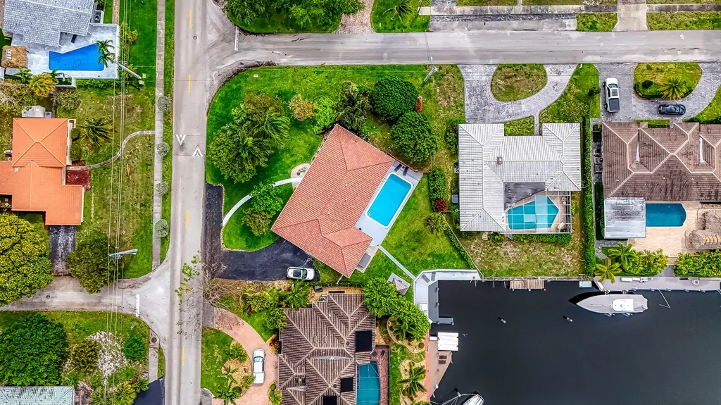 1250 SE 10th Street Deerfield Beach FL 33441