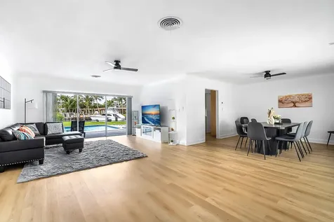1250 SE 10th Street Deerfield Beach FL 33441