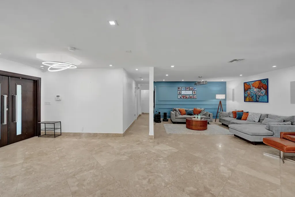 4701 N 36th Court Hollywood FL 33021