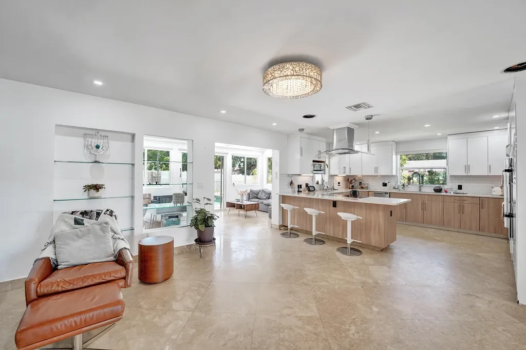 4701 N 36th Court Hollywood FL 33021