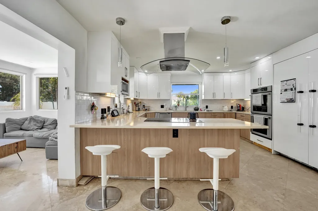 4701 N 36th Court Hollywood FL 33021