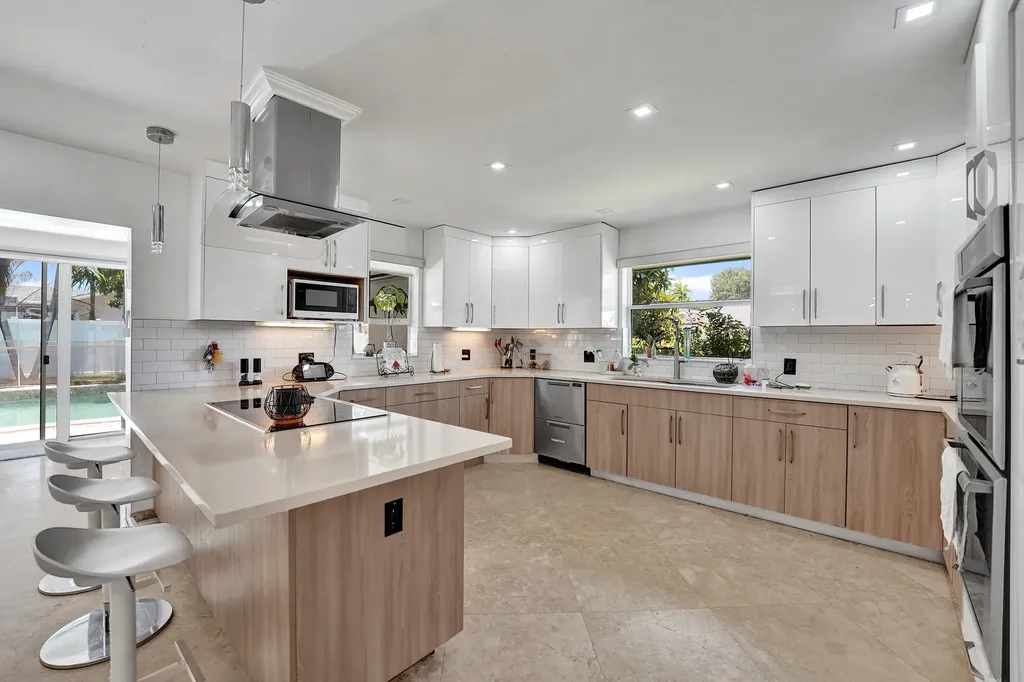 4701 N 36th Court Hollywood FL 33021