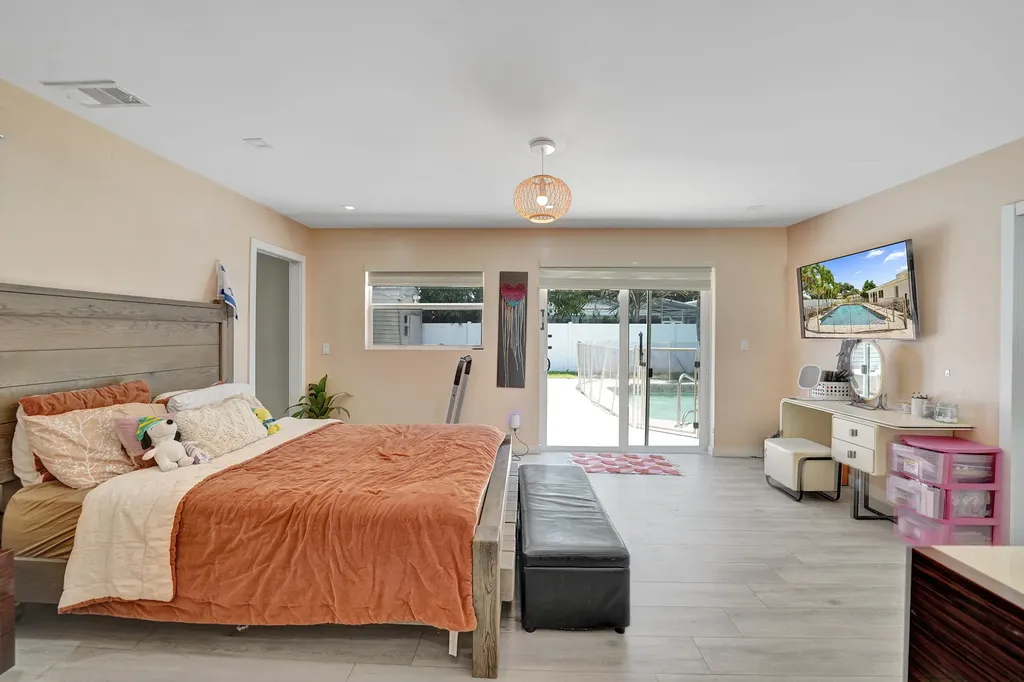 4701 N 36th Court Hollywood FL 33021