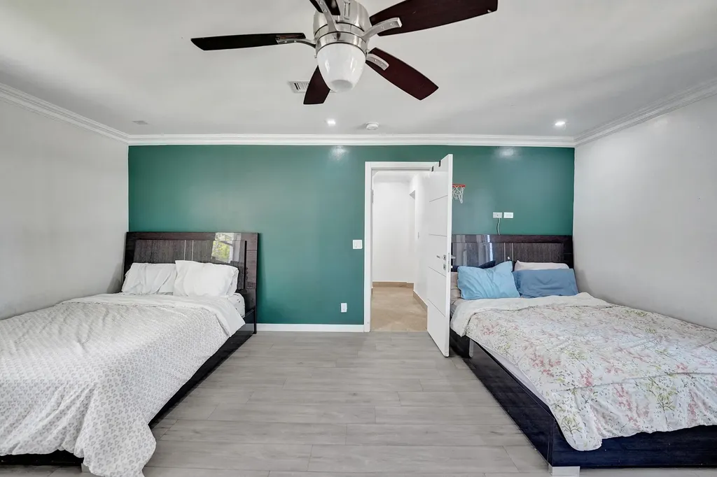 4701 N 36th Court Hollywood FL 33021