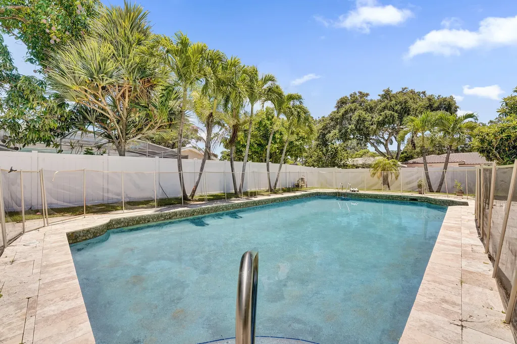 4701 N 36th Court Hollywood FL 33021