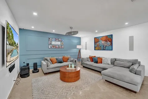4701 N 36th Court Hollywood FL 33021