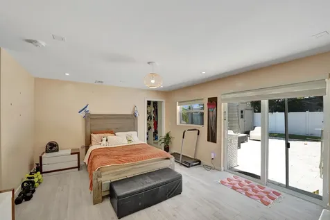 4701 N 36th Court Hollywood FL 33021