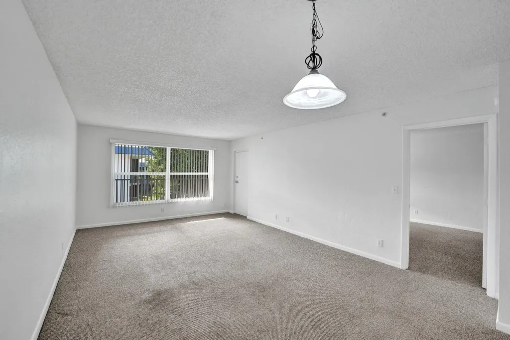 4025 N Federal Highway Oakland Park FL 33308
