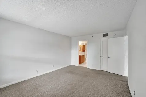 4025 N Federal Highway Oakland Park FL 33308