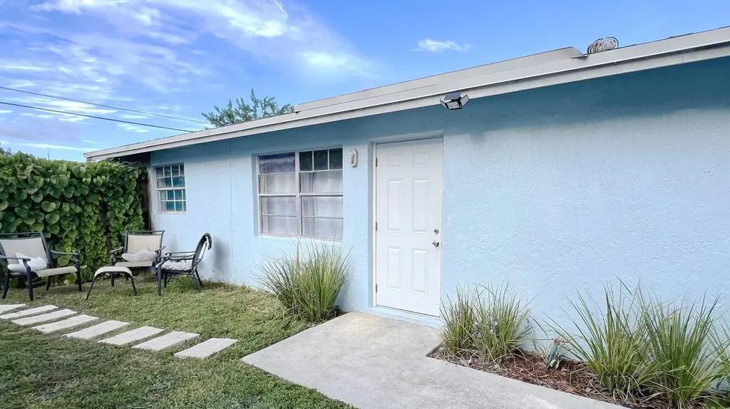 4915 Weymouth Street Lake Worth FL 33463