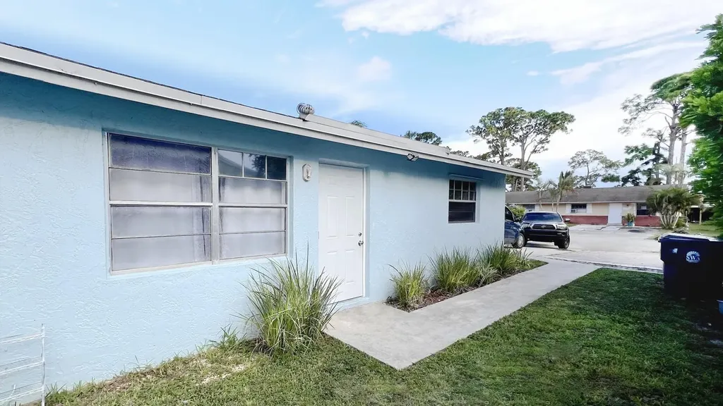 4915 Weymouth Street Lake Worth FL 33463