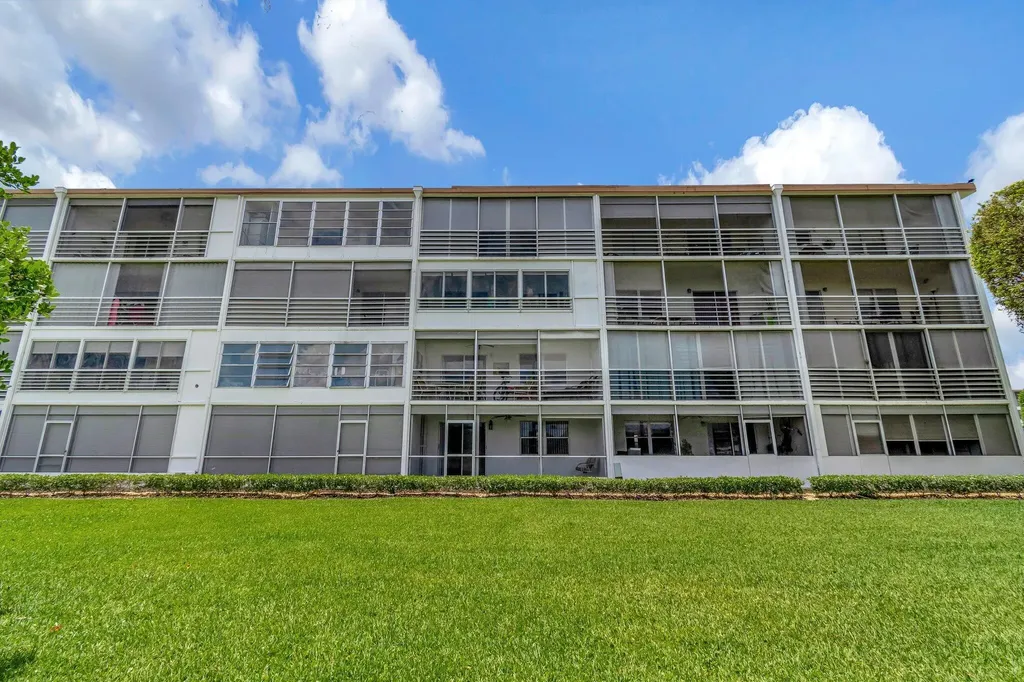 4018 Cornwall Boca Raton FL 33434