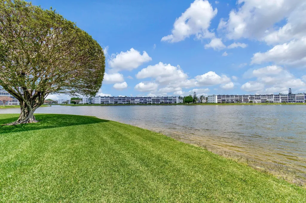 4018 Cornwall Boca Raton FL 33434