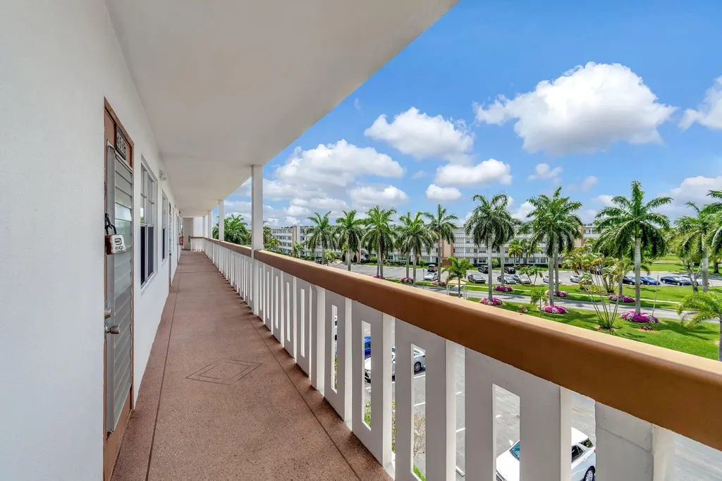 4018 Cornwall Boca Raton FL 33434