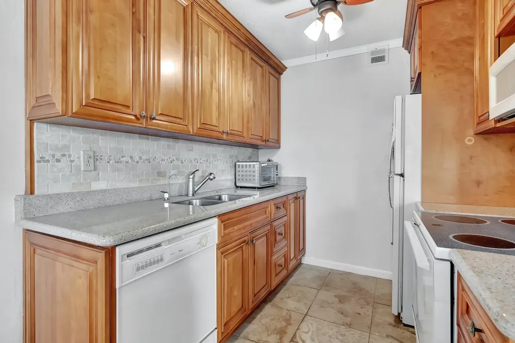 4018 Cornwall Boca Raton FL 33434