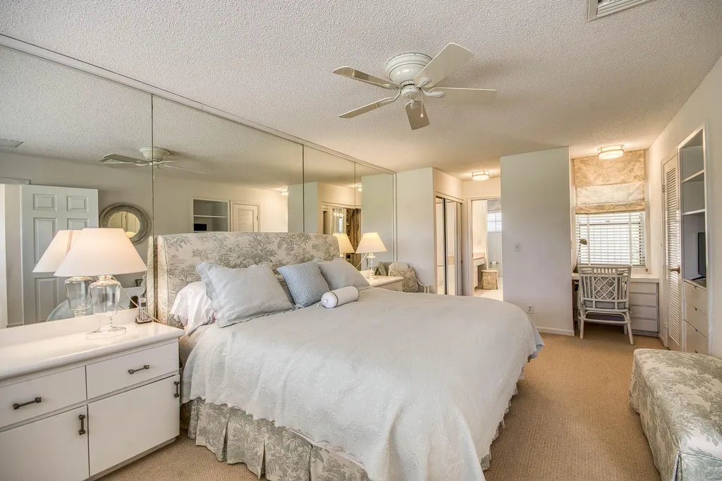 525 Prestwick Circle Palm Beach Gardens FL 33418