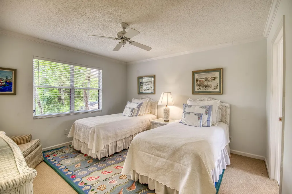 525 Prestwick Circle Palm Beach Gardens FL 33418