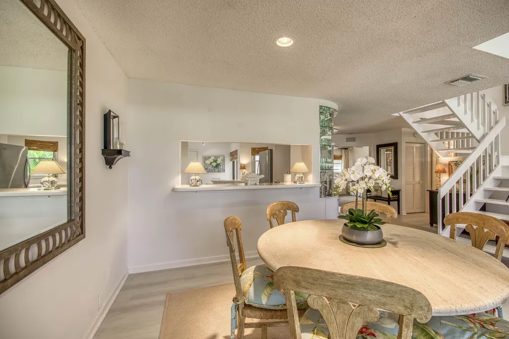 525 Prestwick Circle Palm Beach Gardens FL 33418