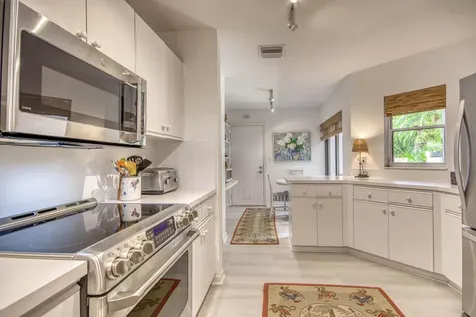 525 Prestwick Circle Palm Beach Gardens FL 33418