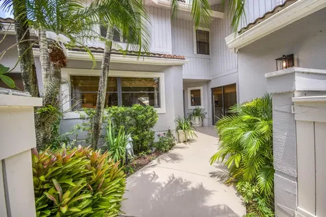 525 Prestwick Circle Palm Beach Gardens FL 33418