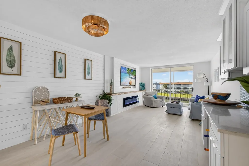 100 Paradise Harbour Boulevard North Palm Beach FL 33408