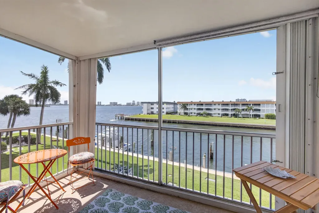 100 Paradise Harbour Boulevard North Palm Beach FL 33408