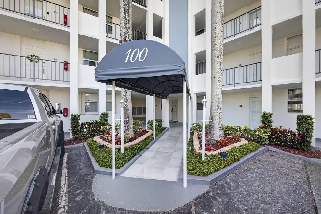 100 Paradise Harbour Boulevard North Palm Beach FL 33408