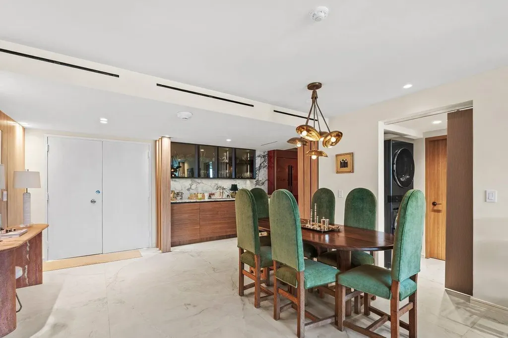 100 Sunrise Avenue Palm Beach FL 33480