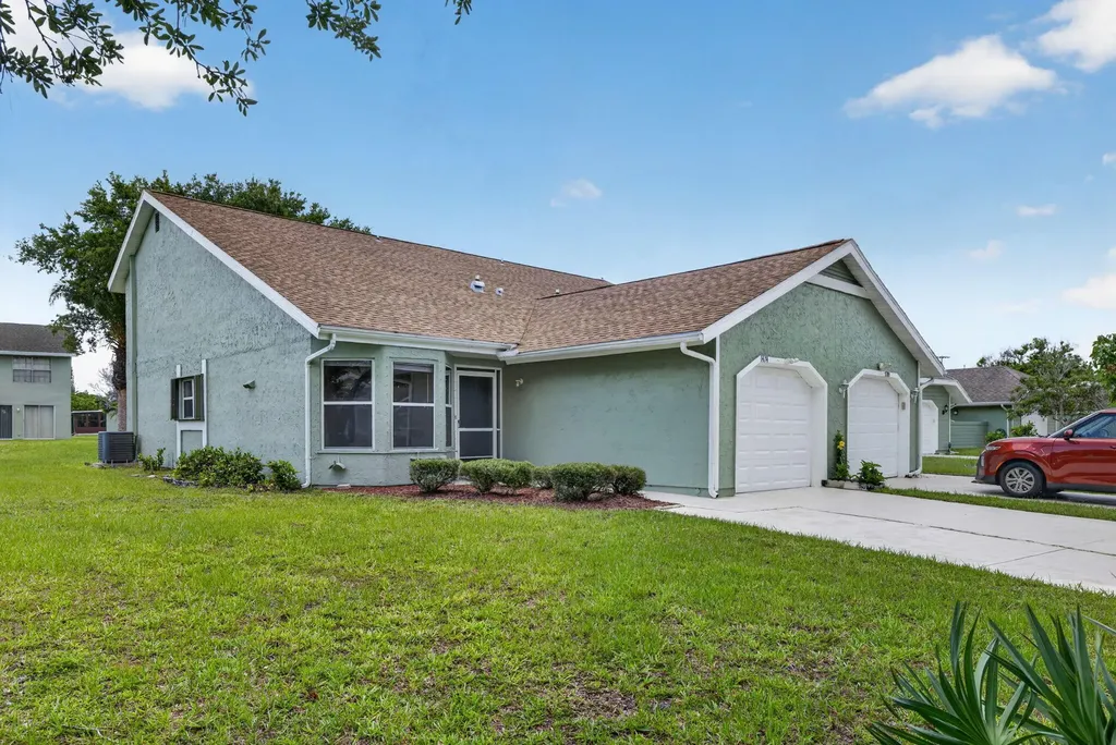 1474 SE Rivergreen Circle Port St Lucie FL 34952